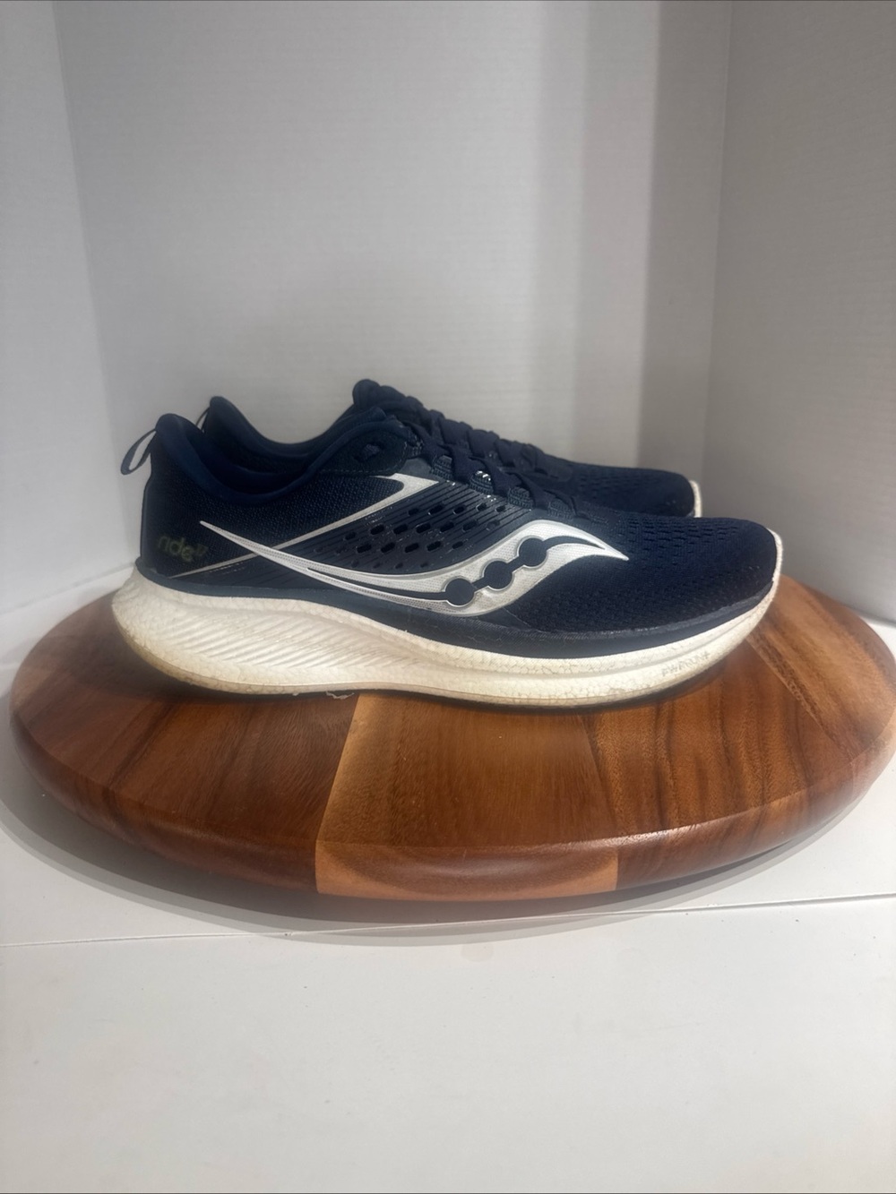 Saucony Men's Ride 17 Size 10.5 Running Sneaker Shoes Navy